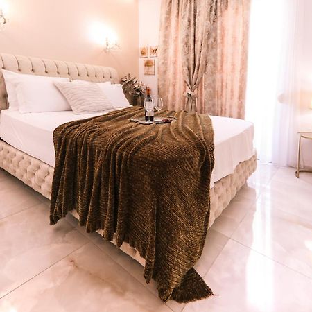 Goldenspace Exquisite Suite Near The Port Волос Екстериор снимка