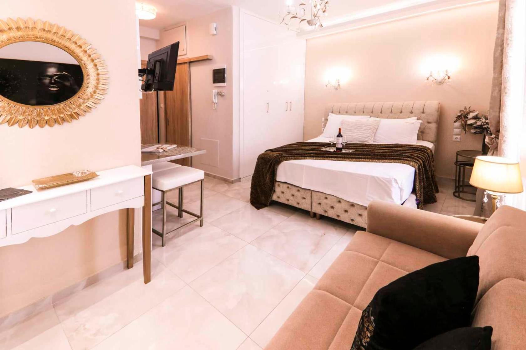 Goldenspace Exquisite Suite Near The Port Волос Екстериор снимка