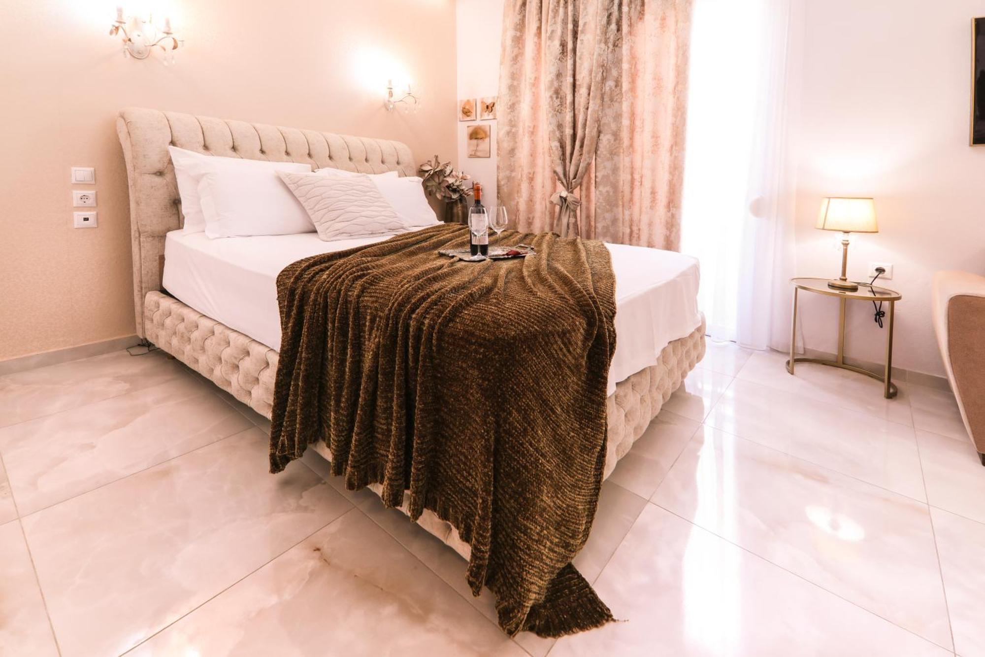 Goldenspace Exquisite Suite Near The Port Волос Екстериор снимка